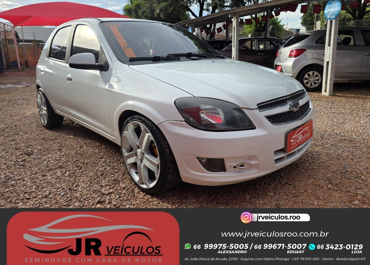 Veículo disponível na JR Veículos